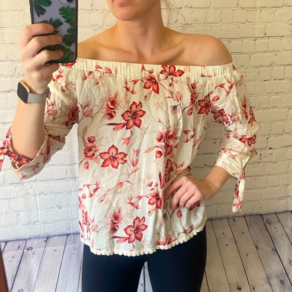 I Jeans by Buffalo off the shoulder white and red floral top with lace trim - Picture 1 of 6